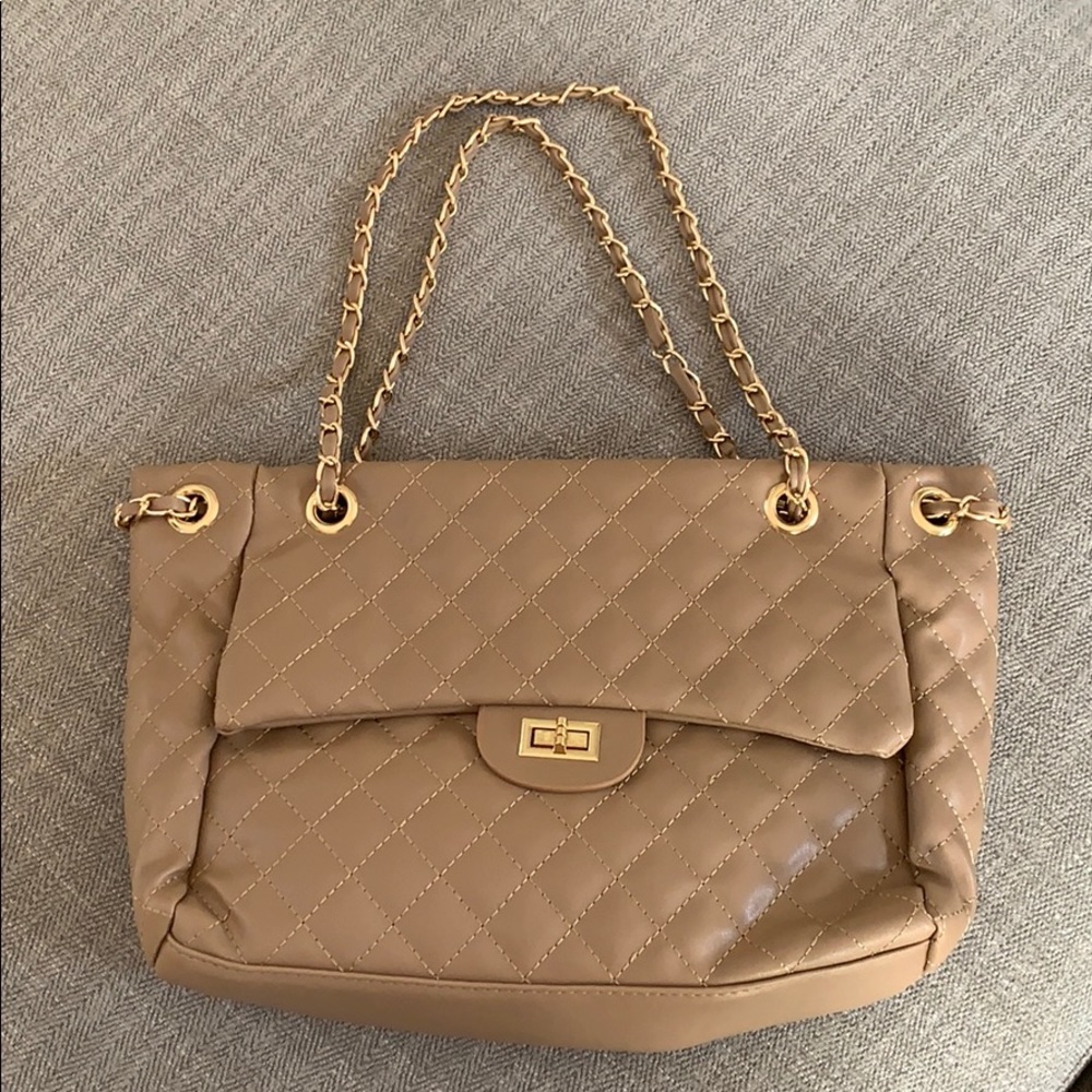 Quilted shoulder bag